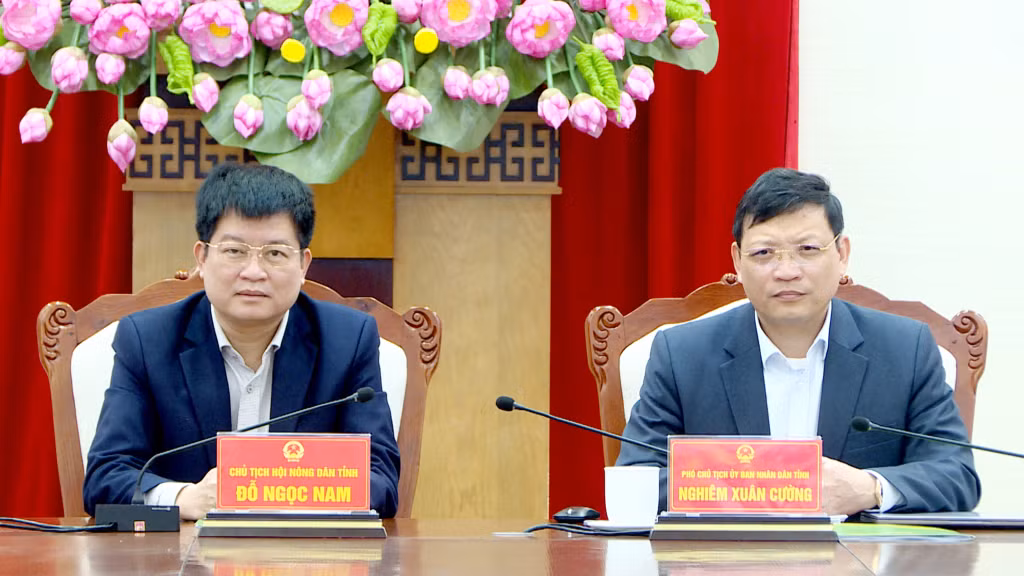 Đồng chí Nghiêm Xuân Cường, Phó Chủ tịch UBND tỉnh cùng lãnh đạo Hội Nông dân tỉnh, đại diện Hội viên Hội nông dân, HTX dự Hội nghị tại điểm cầu tỉnh Quảng Ninh