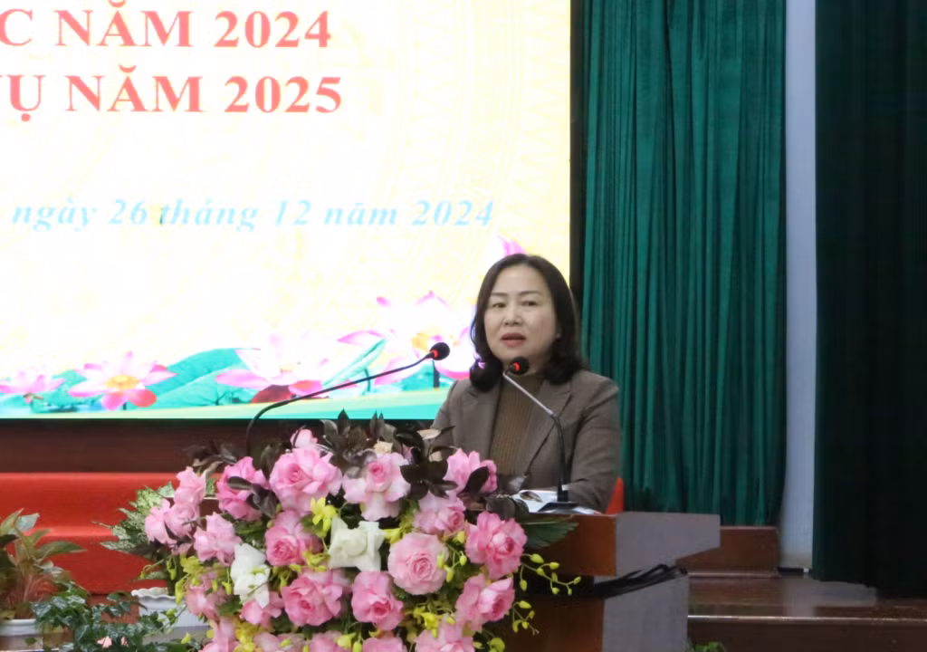 Đồng chí Vi Ngọc Bích, Ủy viên Ban Thường vụ Tỉnh ủy, Phó Chủ tịch Thường trực HĐND tỉnh phát biểu chỉ đạo tại hội nghị.