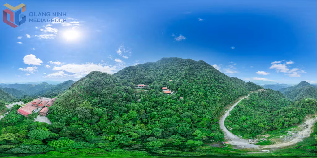 Ngoạ Vân.