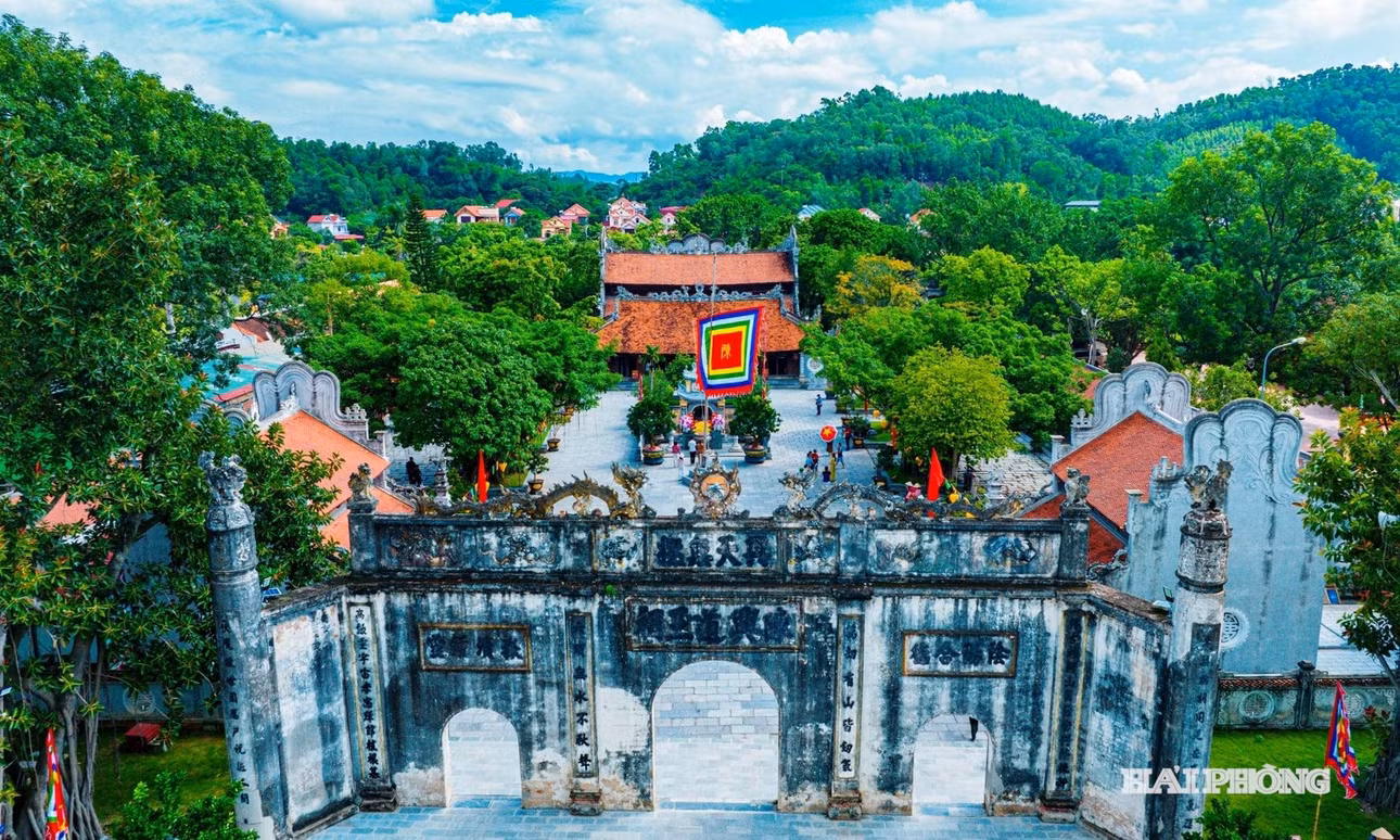 Quang cảnh đền Kiếp Bạc - nơi tôn vinh chiến công hiển hách Hưng Đạo Đại vương Trần Quốc Tuấn. Ảnh THÀNH CHUNG