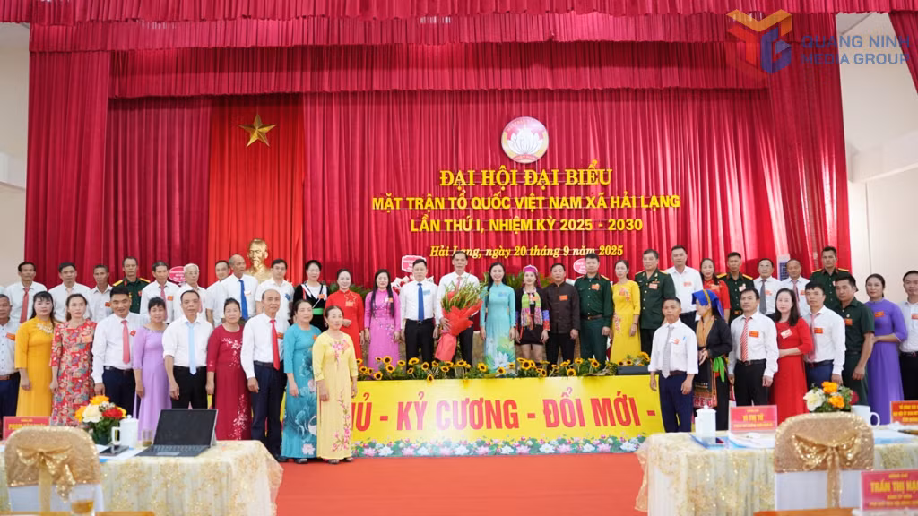 Ủy viên Ủy ban MTTQ Việt Nam xã Hải Lạng khóa I nhiệm kỳ 2025 - 2030 ra mắt tại Đại hội.