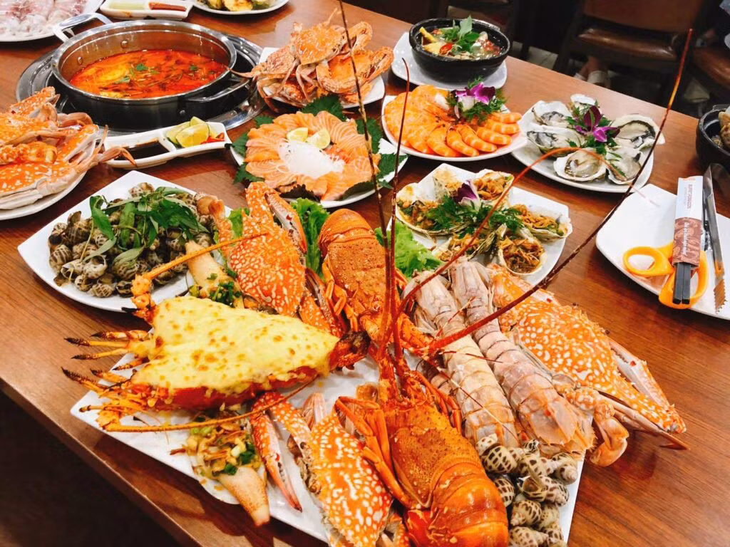 Chế độ ăn uống cũng đóng vai trò quan trọng trong việc hình thành mùi cơ thể.
