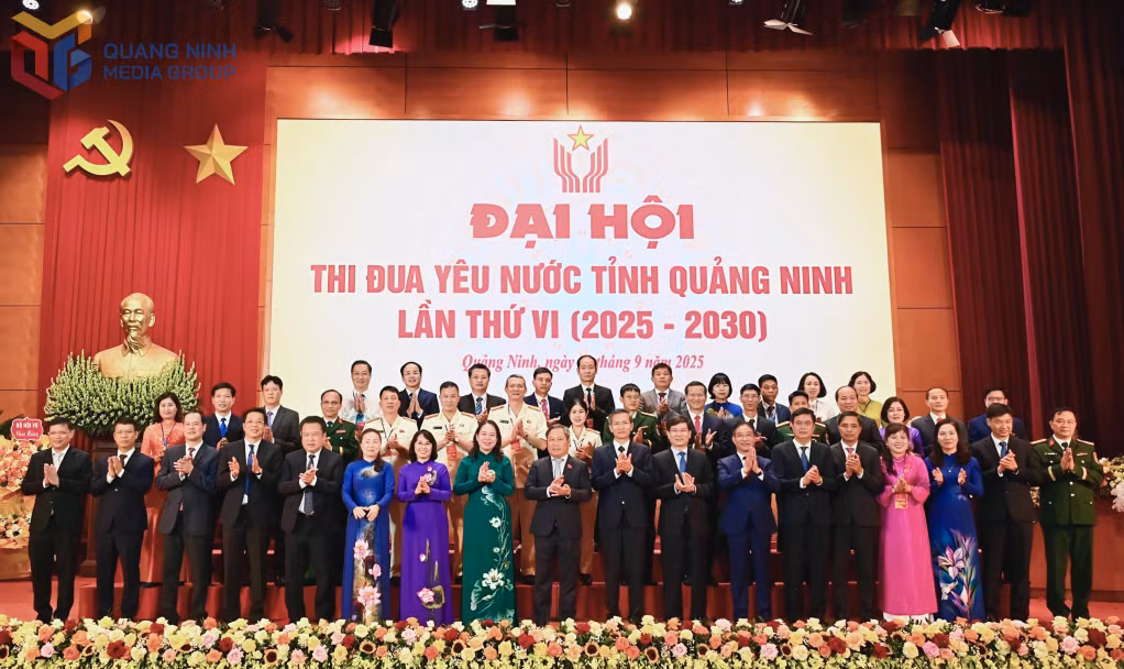 Các đại biểu tham dự Đại hội thi đua yêu nước tỉnh Quảng Ninh lần thứ VI chụp ảnh lưu niệm tại đại hội.&nbsp;Ảnh: Minh Hà