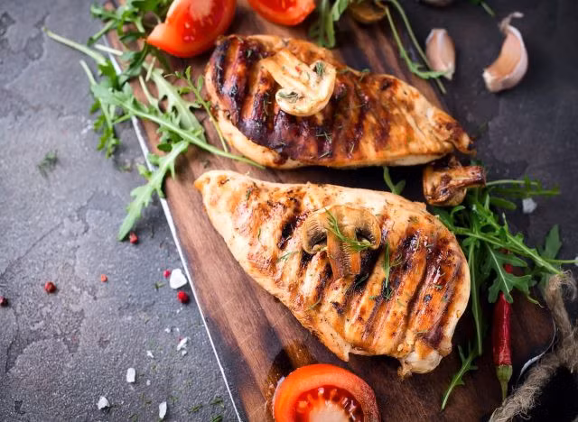 9 loại thực phẩm giàu protein giúp tăng cơ nhanh chóng và hiệu quả- Ảnh 2.