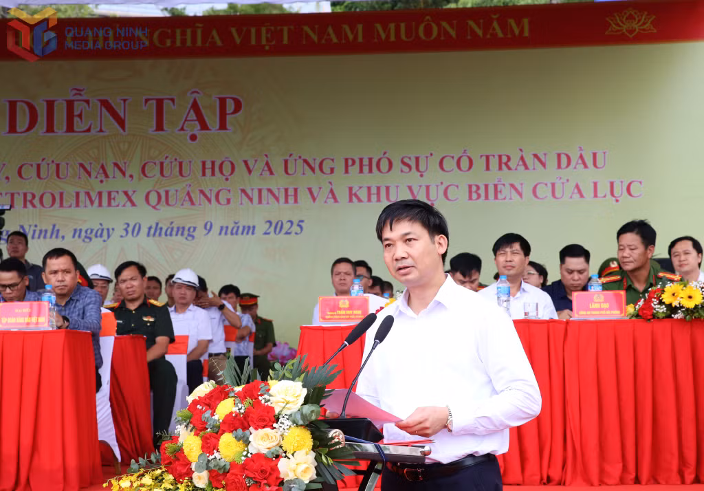 Phó Chủ tịch UBND tỉnh Nguyễn Văn Công phát biểu khai mạc diễn tập.