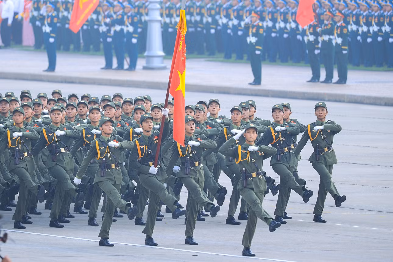 Khối nam lực lượng tham gia bảo vệ an ninh trật tự ở cơ sở