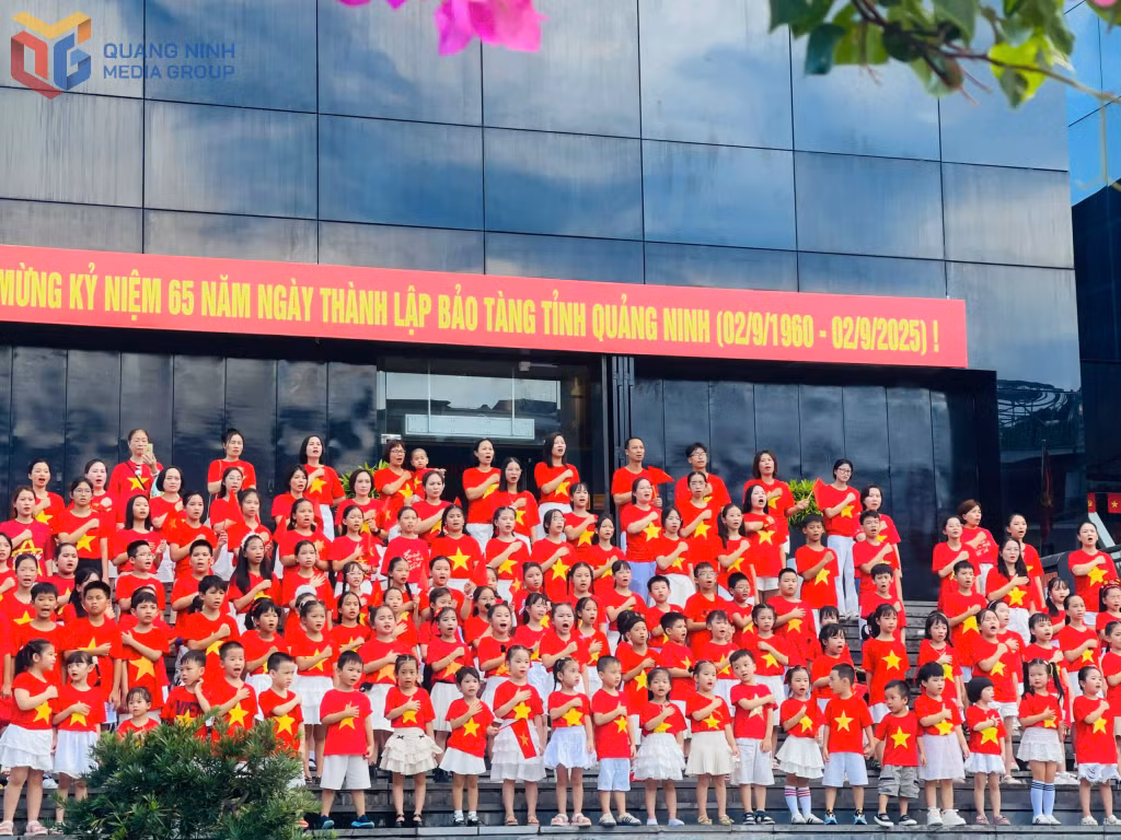 Cộng đồng Thiếu nhi Quảng Ninh tổ chức quay MV bài hát Quốc ca chào mừng kỷ niêmh 80 năm Cách mạng tháng Tám thành công và Quốc Khánh 2/9.