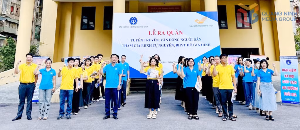 BHXH tỉnh và Bưu điện tỉnh phối hợp tổ chức ra quân tuyên truyền, vận động người tham gia BHXH tự nguyện, BHYT hộ gia đình tháng 9/2025.