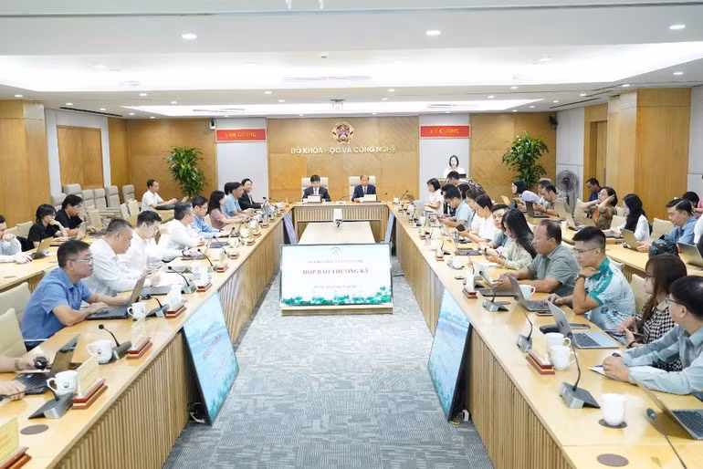 Họp báo phát động Giải thưởng “Sản phẩm công nghệ số Make in Vietnam” năm 2025.