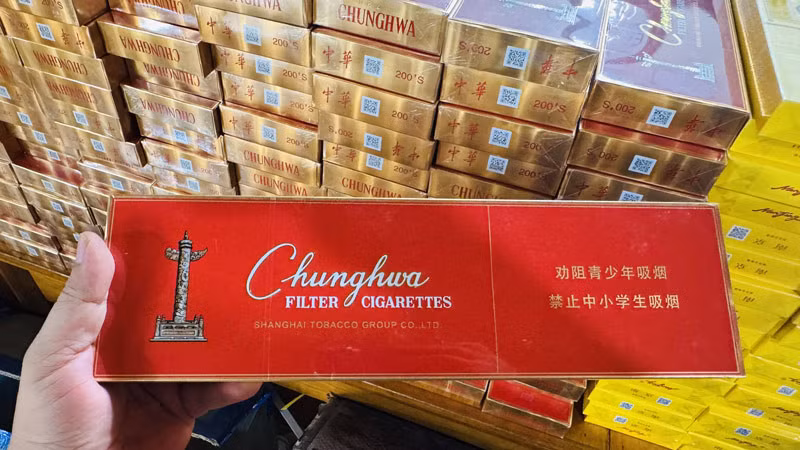 Lào Cai khởi tố tài xế taxi vận chuyển hơn 2.700 bao thuốc lá lậu ảnh 2