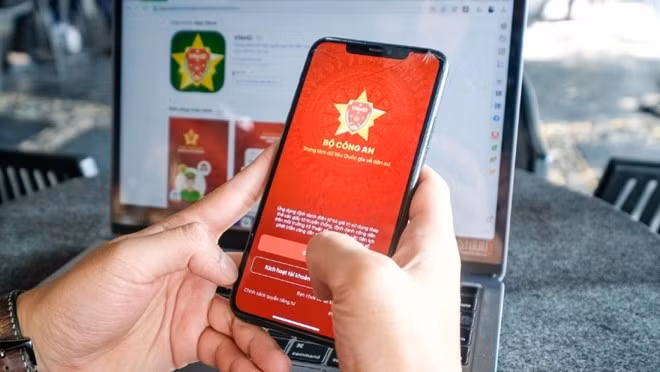 Triển khai ứng dụng công nghệ sinh trắc học trên hệ thống định danh và xác thực điện tử VNeID tại các sân bay. Ảnh: haiphong.gov.vn