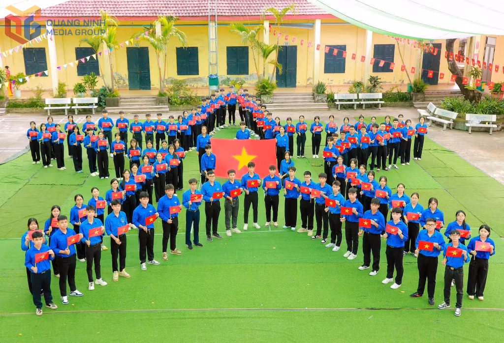 Đoàn Thanh niên phường Mông Dương tổ chức các hoạt động ý nghĩa chào mừng kỷ niệm 80 năm Cách mạng Tháng Tám thành công và Quốc khánh 2/9. Ảnh: Đơn vị cung cấp