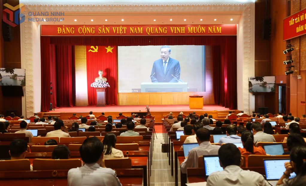 Quang cảnh hội nghị tại điểm cầu Quảng Ninh.