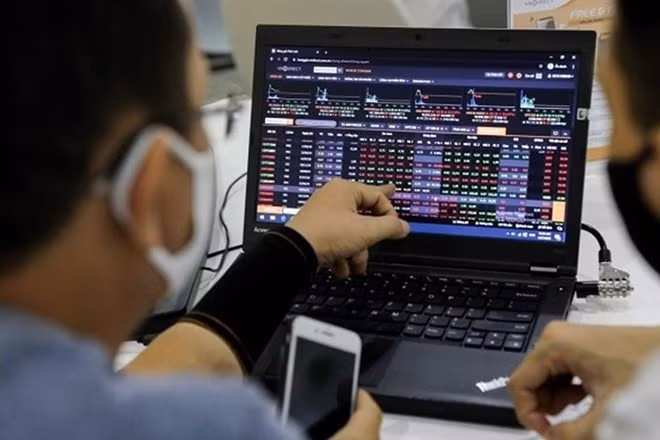 Bộ Tài chính bỏ đề xuất áp thuế 20% trên lãi chứng khoán. Ảnh: Lê Toàn