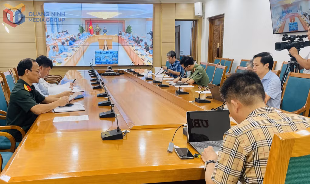 Các đại biểu dự họp tại điểm cầu Quảng Ninh.