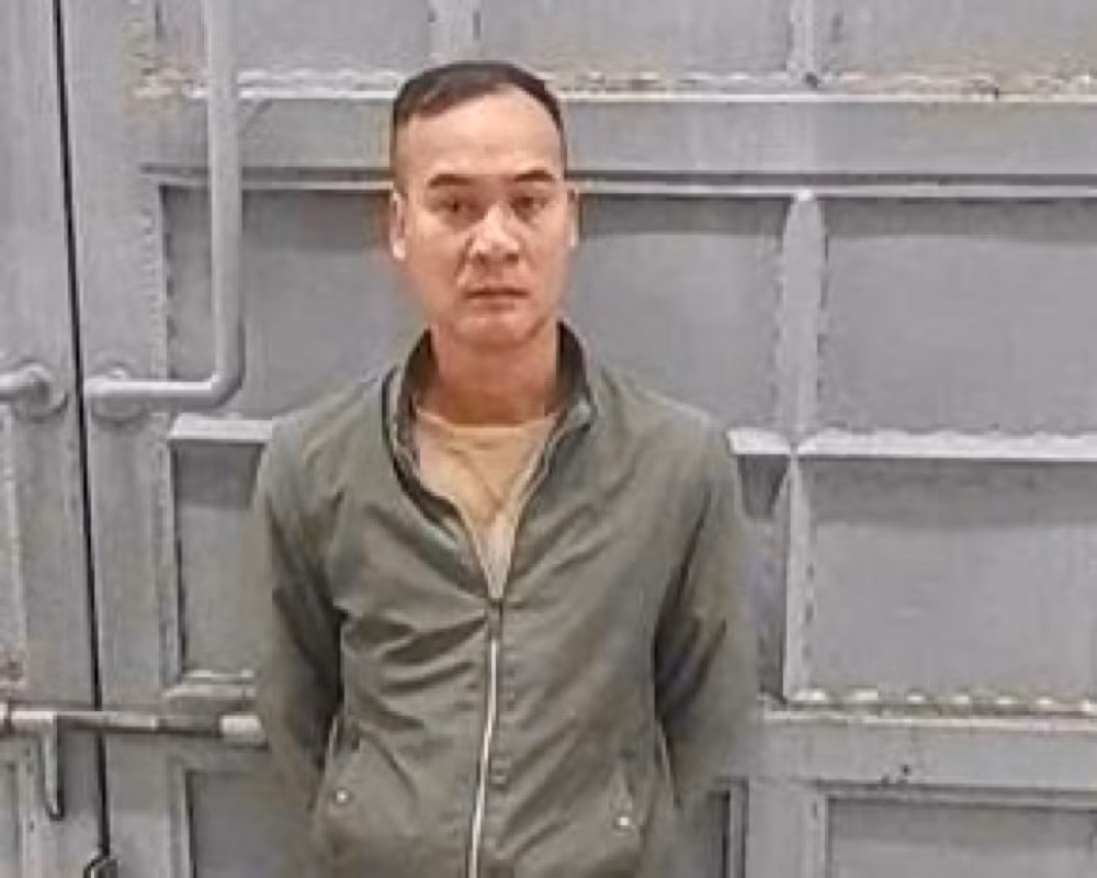 Đối tượng truy nã Huỳnh Văn Thương khi bị bắt giữ. Ảnh: Công an