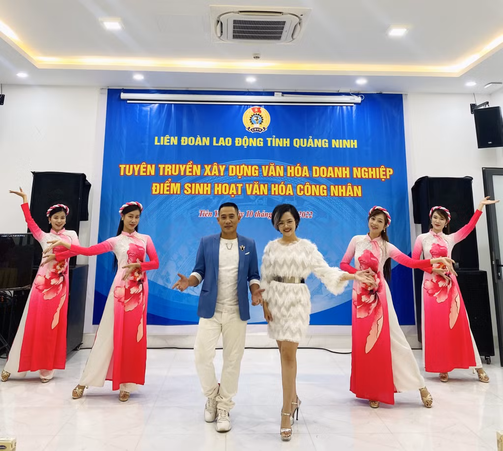 Một tiết mục văn nghệ tại Điểm hẹn sinh hoạt văn hóa công nhân ngành GTVT.