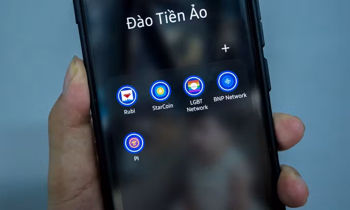 Một ứng dụng đào tiền ảo bằng cách "điểm danh" hiển thị trên smartphone. Ảnh: Bảo Lâm