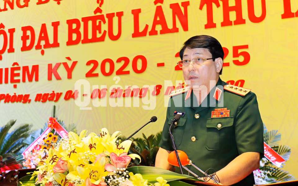 Đại tướng Lương Cường, Bí thư Trung ương Đảng, Ủy viên Thường vụ Quân uỷ Trung ương, Chủ nhiệm Tổng cục Chính trị, phát biểu chỉ đạo tại Đại hội (8-2020). Ảnh: Văn Đảm