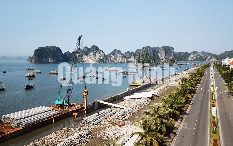 Dự án có chiều dài 4,7km, mặt đường được nâng cấp từ 4 lên 6 làn xe (9-2019). Ảnh: Đỗ Phương