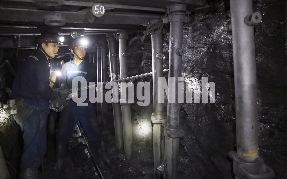 Khai thác than ở Phân xưởng Khai thác 7. Ảnh: Phạm Cường (CTV)