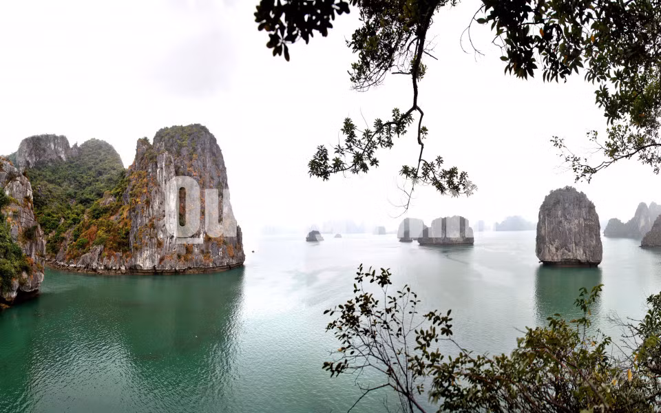 Vịnh Hạ Long mùa đông. Ảnh: Đỗ Giang