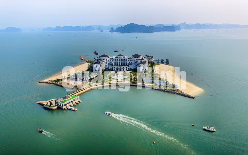 Toàn cảnh Vinpearl Hạ Long Bay Resort (4-2017). Ảnh: Hùng Sơn