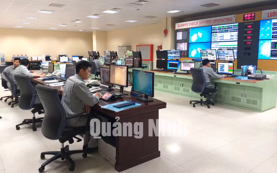 Hệ thống vận hành của Công ty Nhiệt điện Mông Dương (4-2019). Ảnh: Quang Minh