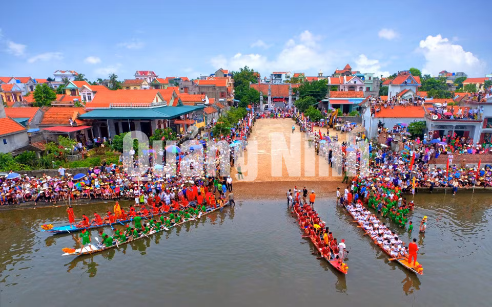 Hội sông nước Bạch Đằng (7-2017). Ảnh: Dương Văn Toàn