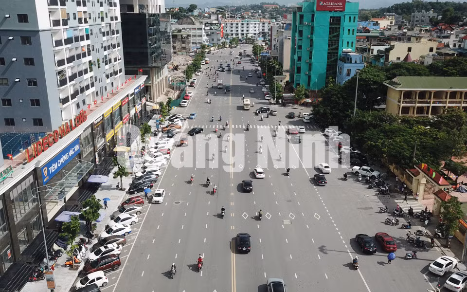 Đường Trần Hưng Đạo, TP Hạ Long (8-2020). Ảnh: Đỗ Phương