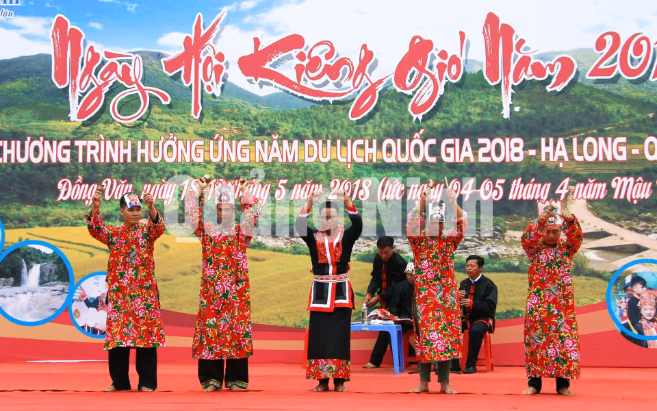 Một trích đoạn Lễ cấp sắc - tái hiện nghi thức quan trọng đánh dấu sự trưởng thành trong cuộc đời của người đàn ông Dao (5-2019). Ảnh: Nguyễn Dung