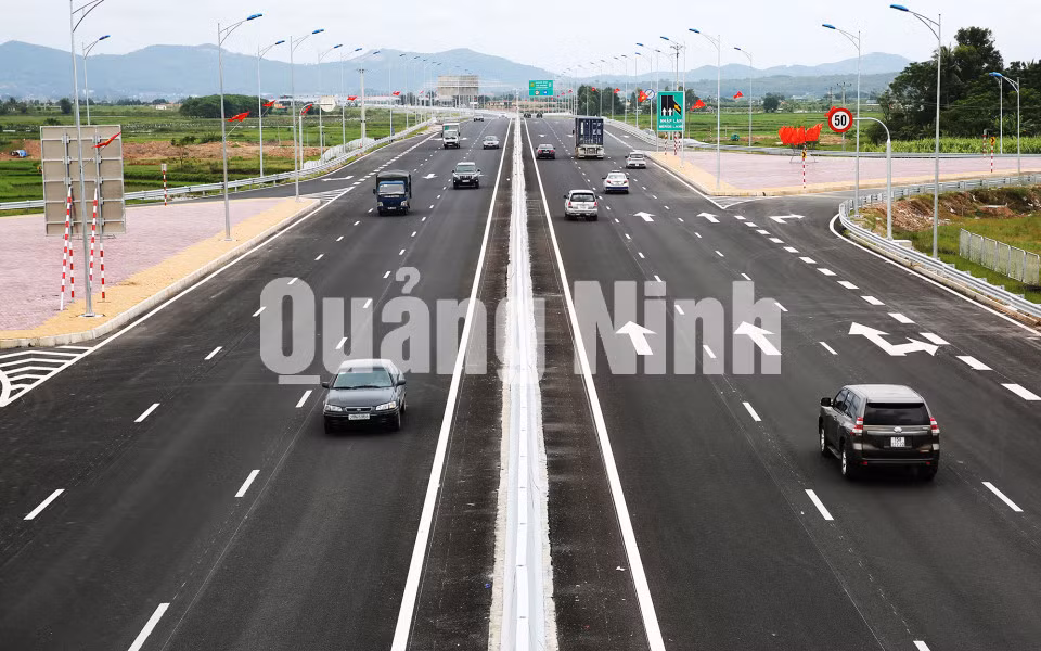 Cao tốc Hạ Long - Hải Phòng (9-2018). Ảnh: Đỗ Phương