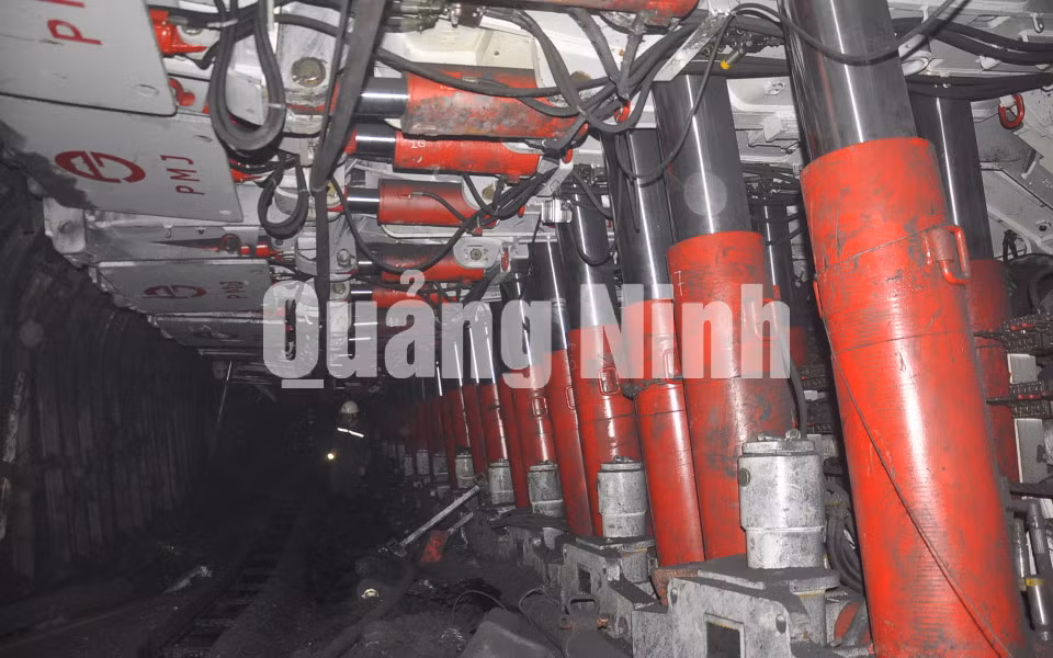 Lò chợ cơ giới hoá đồng bộ 7-2.1 V7 công suất 1,2 triệu tấn/năm. Ảnh: Vân Huy (CTV)