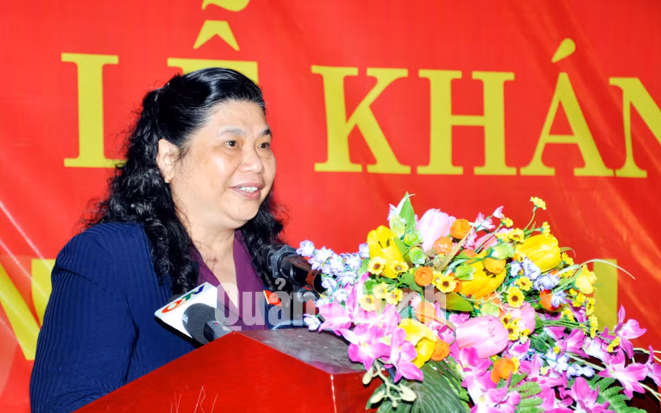 Đồng chí Tòng Thị Phóng, Ủy viên Bộ Chính trị, Phó Chủ tịch Quốc hội phát biểu tại lễ khánh thành.