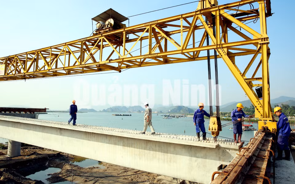 Gói thầu XL-04, thi công cầu Sông Hốt (1-2016). Ảnh: Đỗ Phương