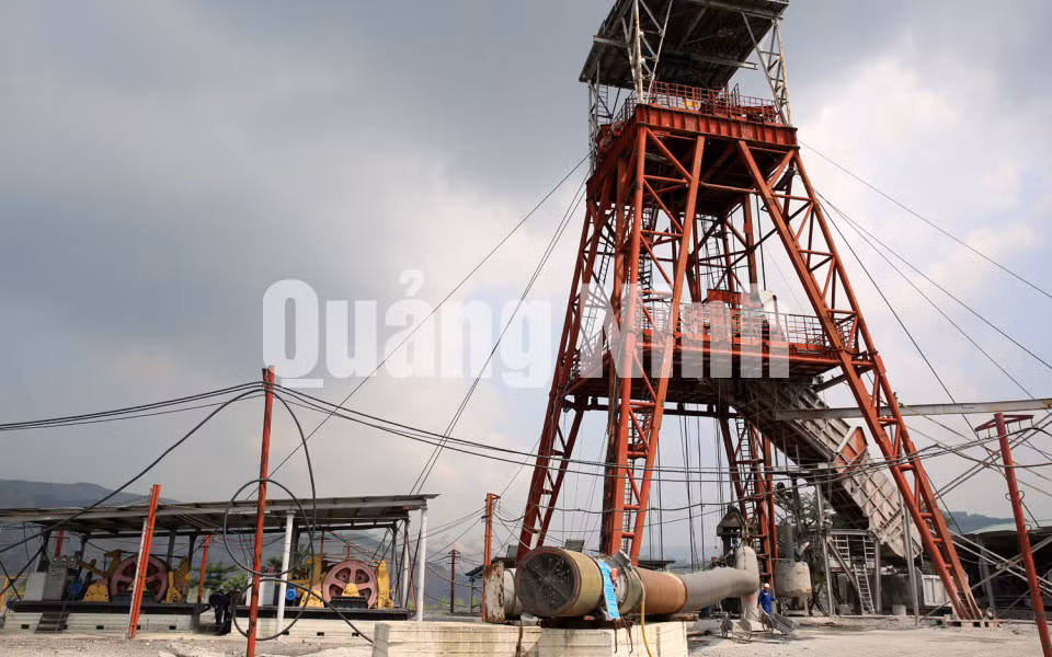 Giếng đứng mỏ than Núi Béo. Ảnh: Đỗ Phương