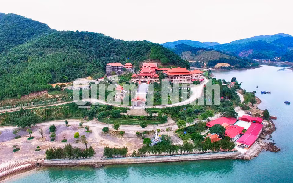 Toàn cảnh chùa Cái Bầu (1-2018). Ảnh: Đỗ Phương