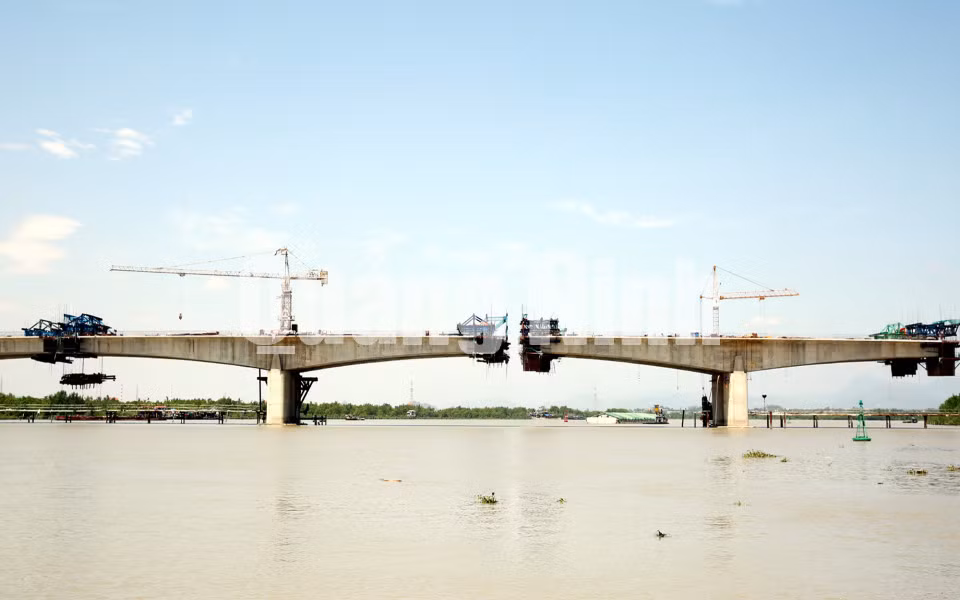 Cầu Sông Chanh chờ hợp long (9-2016). Ảnh: Đỗ Phương