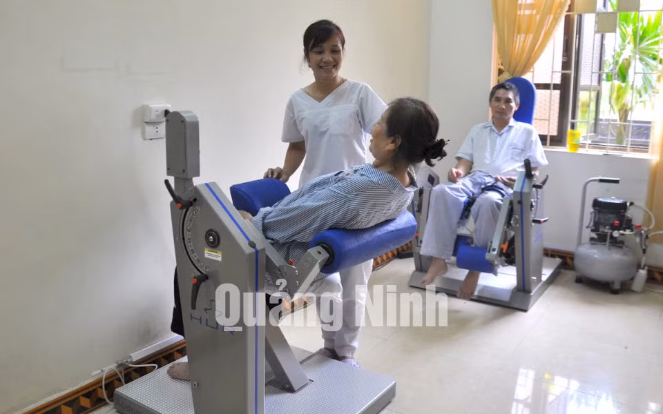 Điều trị cho bệnh nhân tại Bệnh viện Điều dưỡng - Phục hồi chức năng tỉnh.