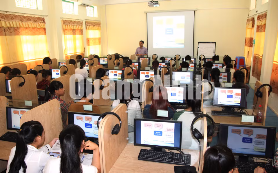 Một giờ học của lớp sư phạm tiếng Anh, Trường Đại học Hạ Long. Ảnh: Trúc Linh