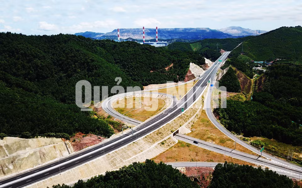 Cao tốc Hạ Long - Vân Đồn (9-2019). Ảnh: Đỗ Phương