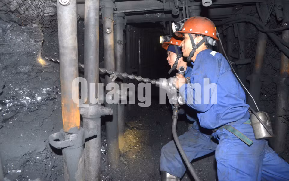 Trong lò chợ. Ảnh: Thanh Hằng