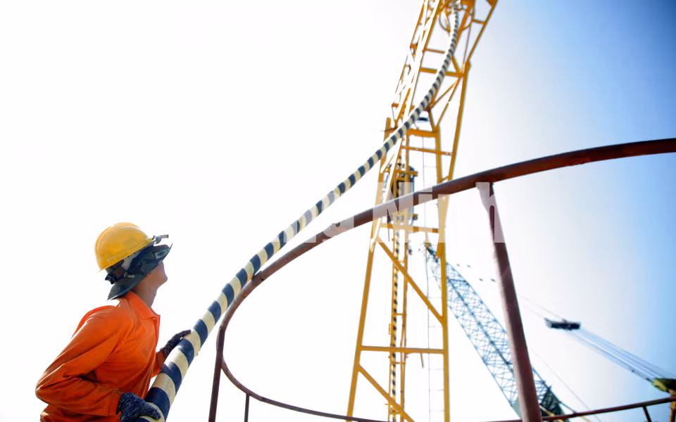 Hạng mục hạ ngầm 13,5km đường điện dưới biển (5-2020). Ảnh: Thành Công