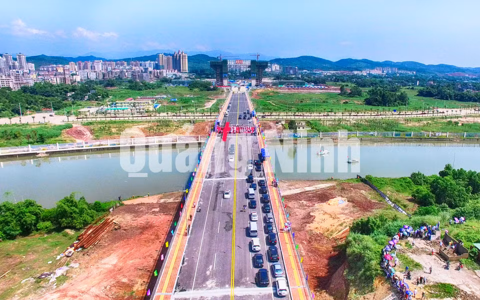 Cầu Bắc Luân II nhìn từ trên cao (9-2017). Ảnh: Hùng Sơn.