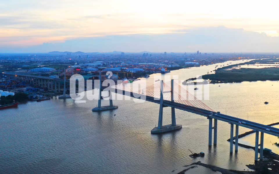 Cầu Bạch Đằng (8-2020). Ảnh: Đỗ Phương