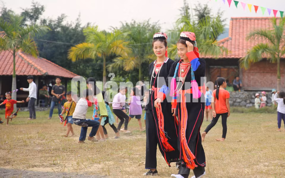 Sắc màu dân tộc Dao Thanh Y (xã Bằng Cả, TP Hạ Long) (5-2019). Ảnh: Hùng Sơn