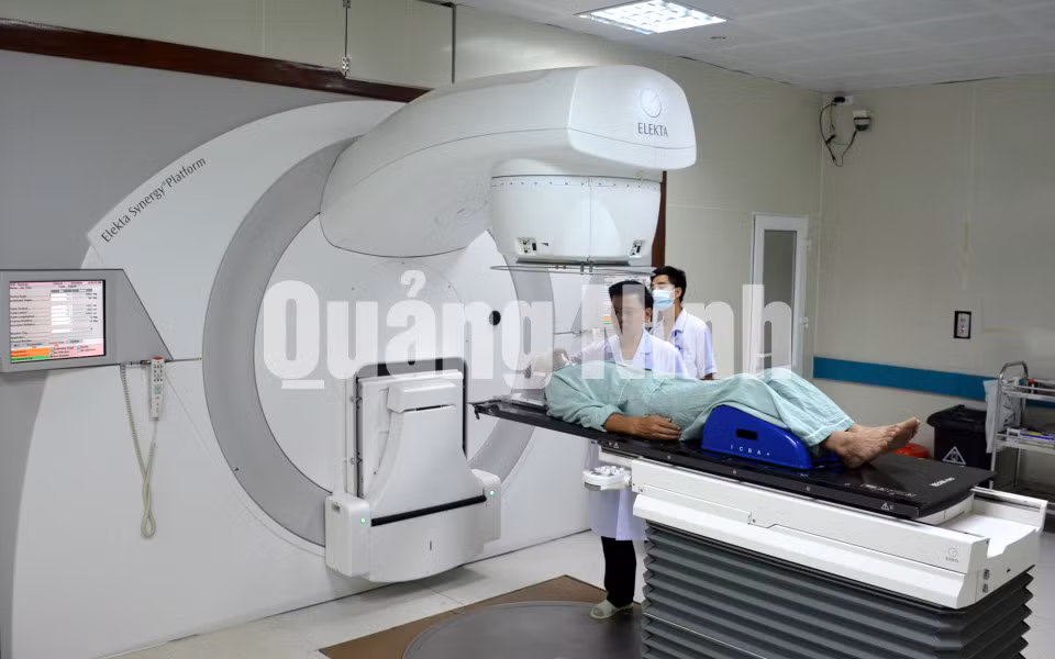 Xạ trị ung thư cho người bệnh (2-2019). Ảnh: Nguyễn Hoa