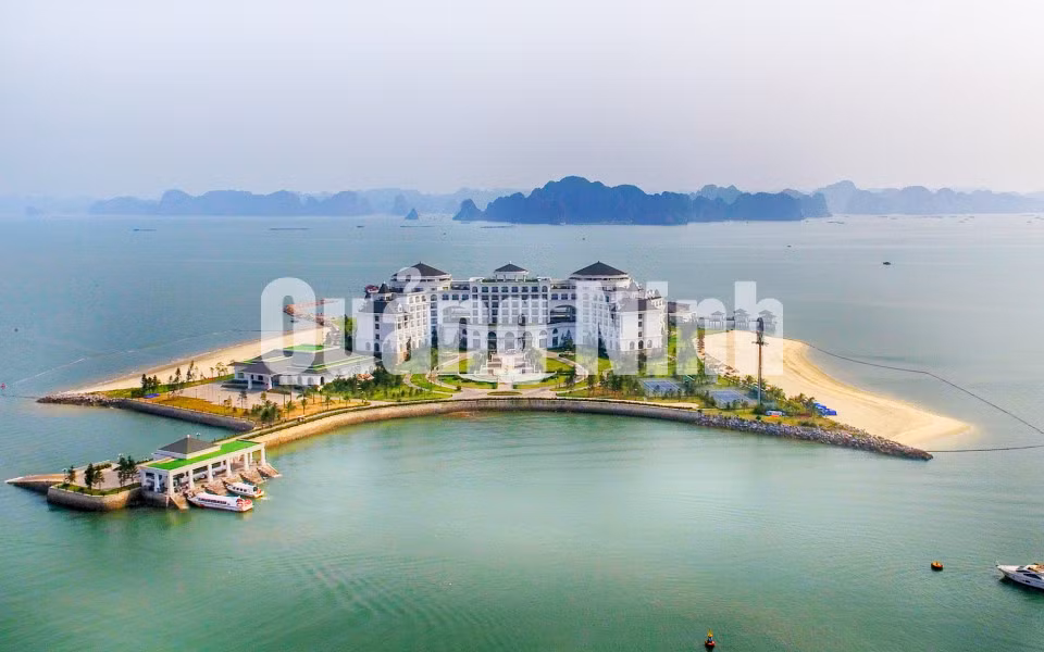 Toàn cảnh Vinpearl Hạ Long Bay Resort (4-2017). Ảnh: Hùng Sơn