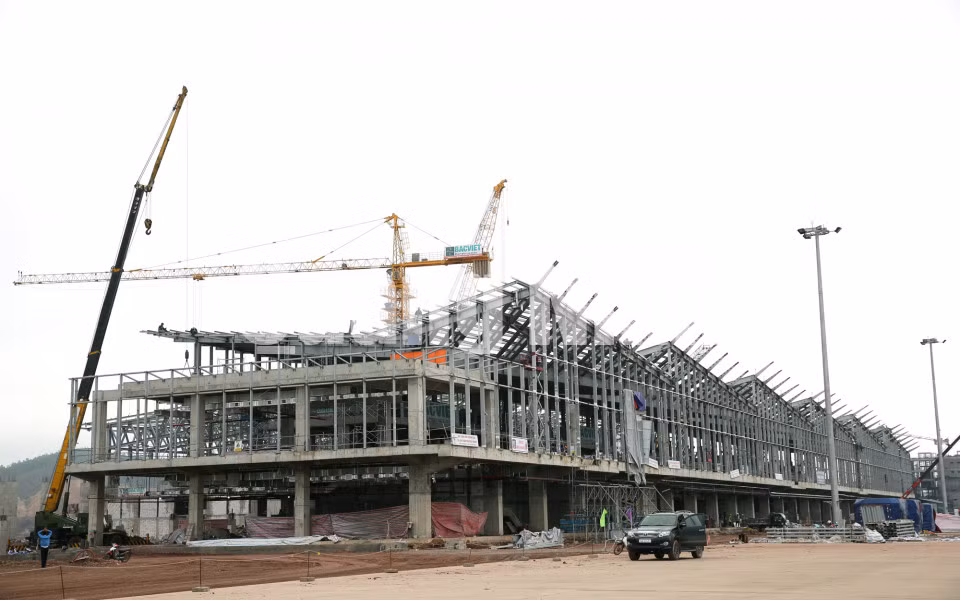 Thi công Cảng Hàng không quốc tế Quảng Ninh (2-2018). Ảnh: Đỗ Phương