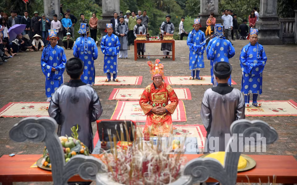 Nghi lễ tế Thần Hoàng Cần tại hội đình Lục Nà (2-2019). Ảnh: Hùng Sơn